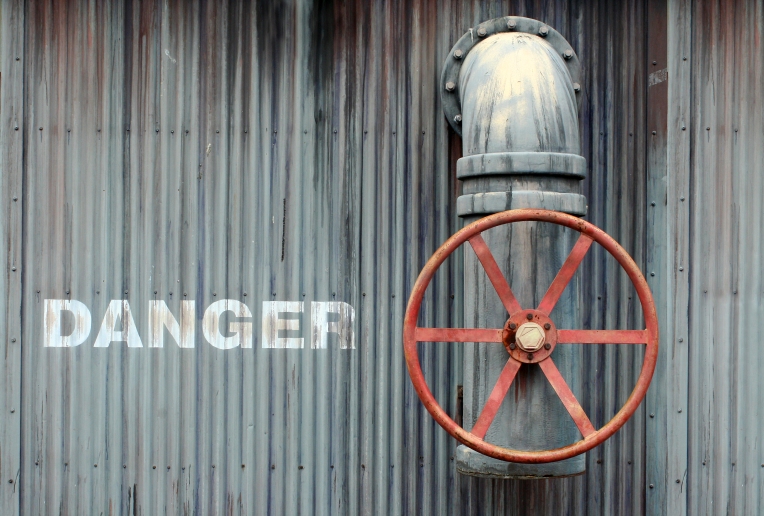 Large wheel valve with danger
